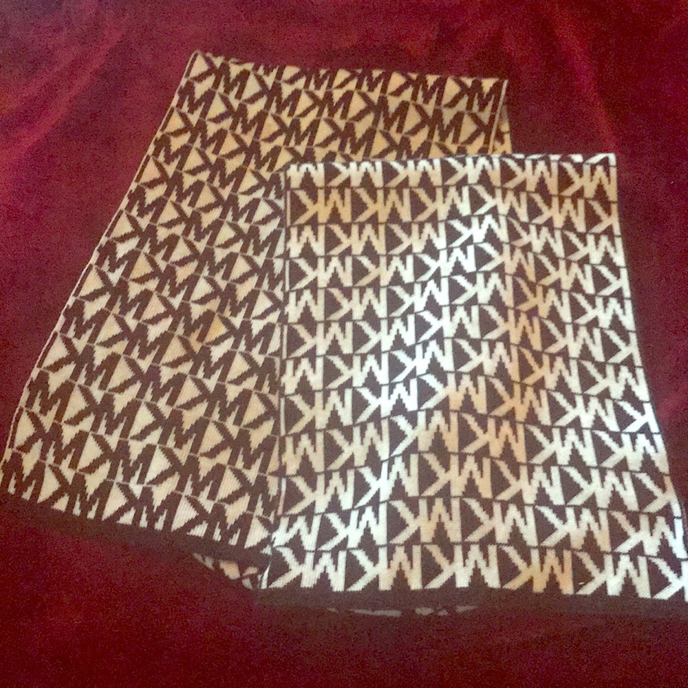 Michael Kors Scarf 🖤❕